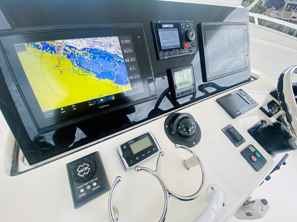 38_2008 39ft Intrepid 390 Sport Yacht