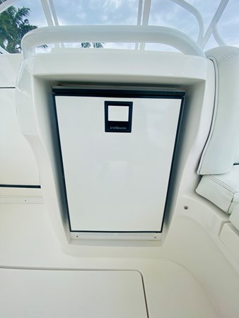 40_2008 39ft Intrepid 390 Sport Yacht