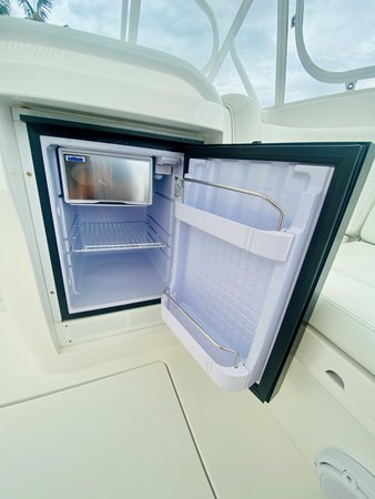 41_2008 39ft Intrepid 390 Sport Yacht