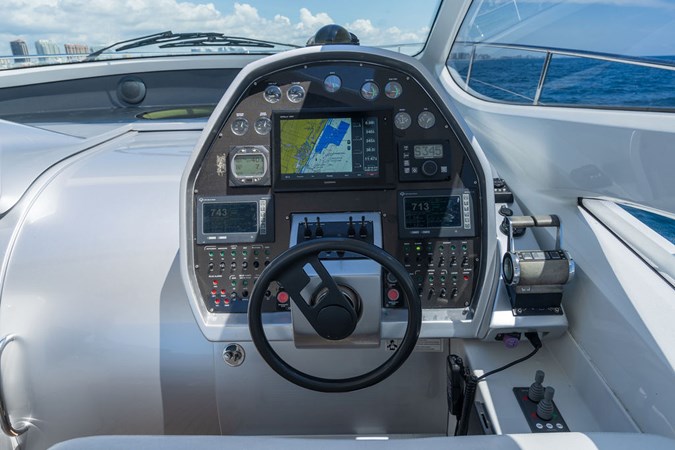 2005 PERSHING 50 - Helm