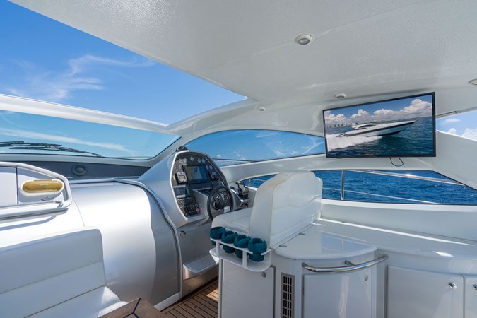 2005 PERSHING 50 - Cockpit TV