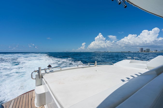 2005 PERSHING 50 - Aft Sundeck