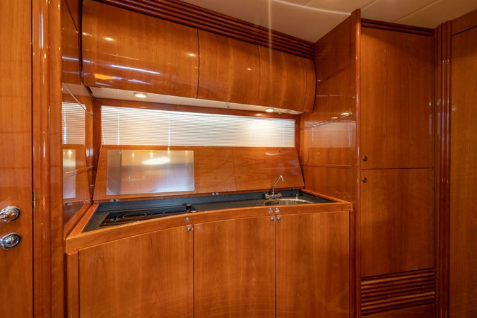 2005 PERSHING 50 - Galley Open