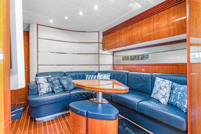 2005 PERSHING 50 - Salon Seating