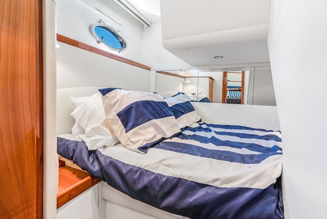 2005 PERSHING 50 - Starboard Guest Cabin