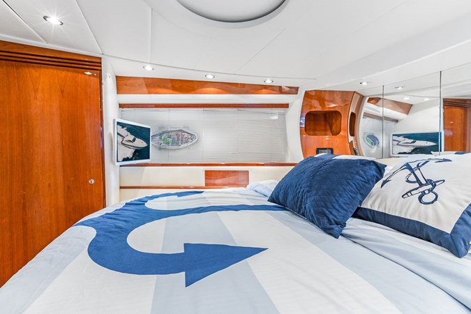 2005 PERSHING 50 - Master Cabin TV