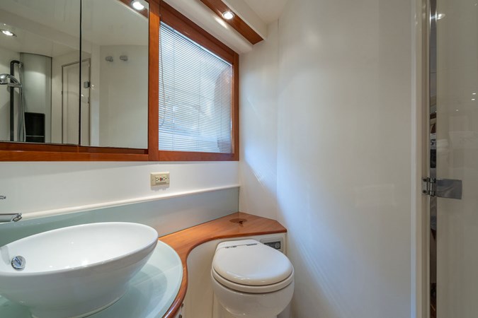 2005 PERSHING 50 - Head