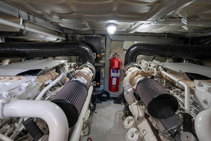 2005 PERSHING 50 - Main Engines