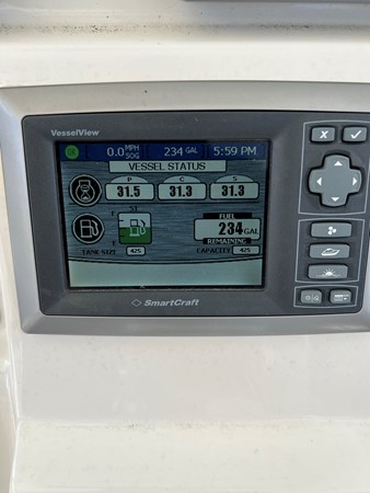 11_2013 37ft Boston Whaler 370 Outrage