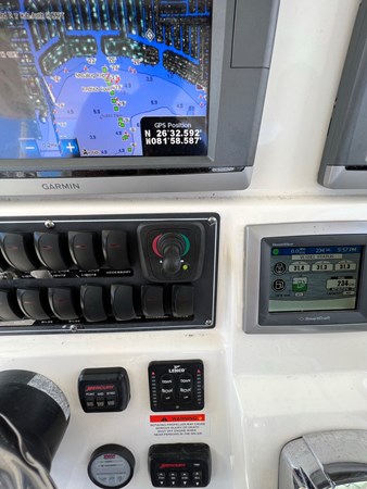 15_2013 37ft Boston Whaler 370 Outrage