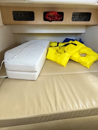 18_2013 37ft Boston Whaler 370 Outrage