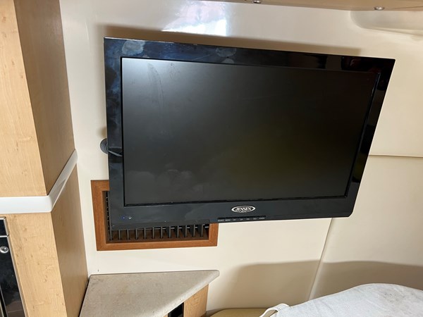 24_2013 37ft Boston Whaler 370 Outrage