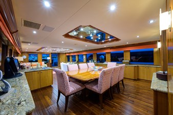 IRISH EI'S 10 Dining