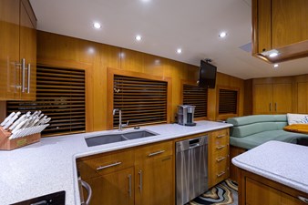 IRISH EI'S 17 Galley