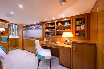 IRISH EI'S 26 Master Stateroom