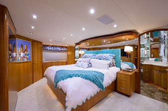 IRISH EI'S 24 Master Stateroom