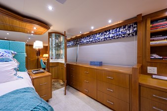 IRISH EI'S 27 Master Stateroom