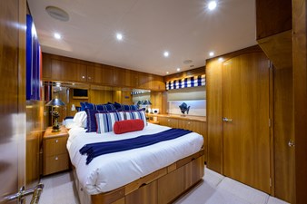 IRISH EI'S 37 Guest Stateroom - Port