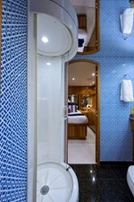 IRISH EI'S 39 Guest Stateroom Port Head