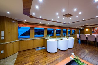 IRISH EI'S 9 Salon
