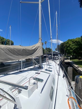 58_2004 47ft Beneteau 473 sloop