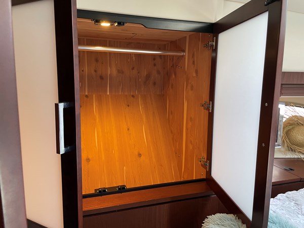 37_2014 54ft Sea Ray Sundancer BRIGG SEA