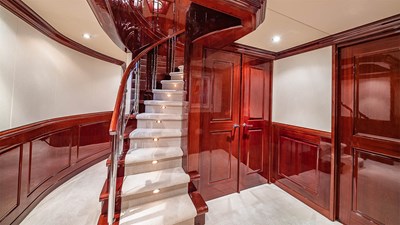 CARTE BLANCHE 24 CARTE BLANCHE 161'/49.07 Christensen 2009/2023 - Stairway to Guest Staterooms