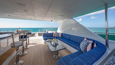 CARTE BLANCHE 161'/49.07 Christensen 2009/2023 - Sundeck Sette and Bar Area