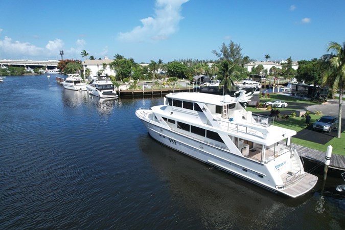 5_2006 82ft Jefferson Starship Pilothouse