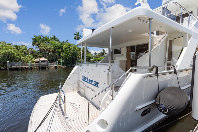 9_2006 82ft Jefferson Starship Pilothouse