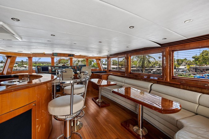 25_2006 82ft Jefferson Starship Pilothouse