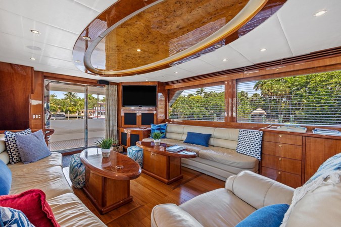 37_2006 82ft Jefferson Starship Pilothouse