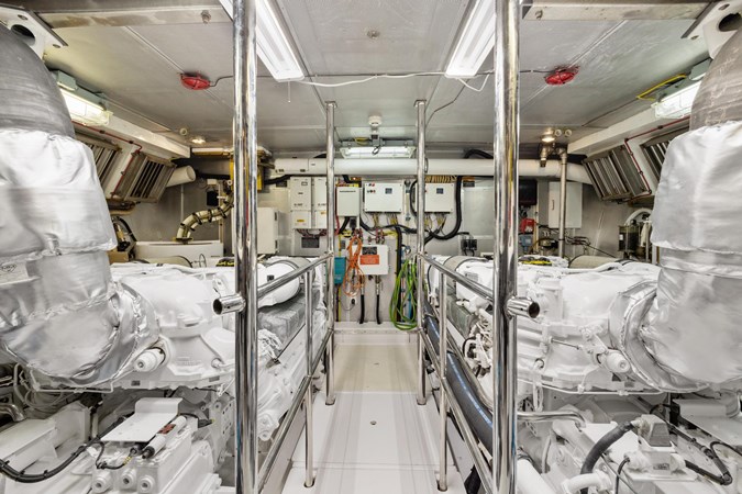 60_2006 82ft Jefferson Starship Pilothouse