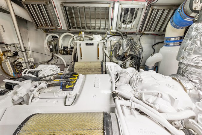 63_2006 82ft Jefferson Starship Pilothouse