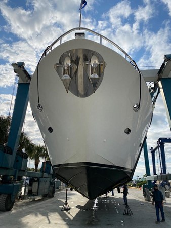 67_2006 82ft Jefferson Starship Pilothouse