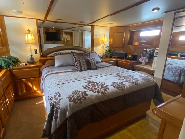 18_1998 54ft Viking 54 Motor Yacht MRS CHIPS