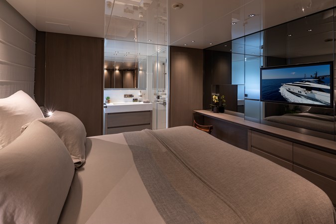 Vip cabin starboard view