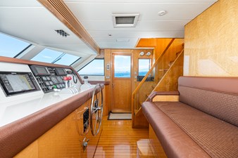 LOVELIEST LADY 2 PILOTHOUSE HELM