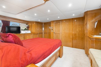 LOVELIEST LADY 17 MASTER STATEROOM