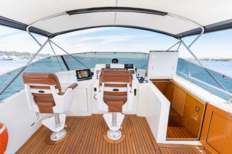 LOVELIEST LADY 38 FLYBRIDGE
