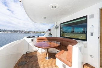 LOVELIEST LADY 50 AFT DECK