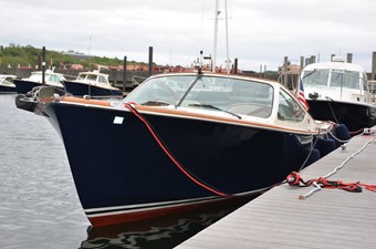 TANGO 29 Port Bow