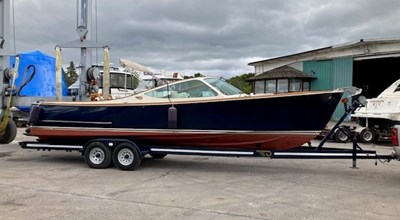 TANGO 31 Custom Hinckley Highway Trailer