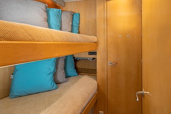 TUFF LIFE IV 19 Twin Bunk Stateroom
