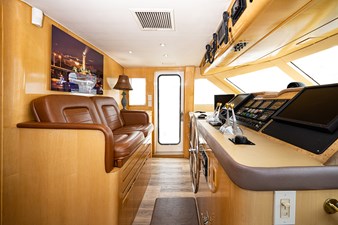 TUFF LIFE IV 20 Pilothouse