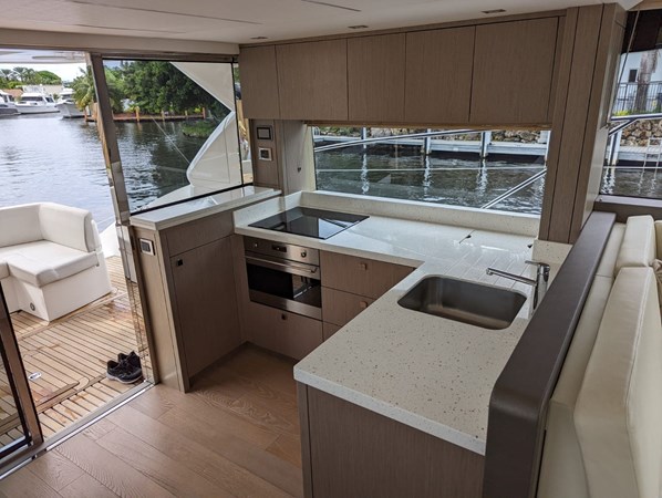 21_2018 52ft Sunseeker Manhattan