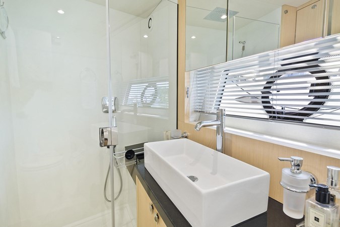 39_2018 68ft Sunseeker Predator JOLLY ROGERS