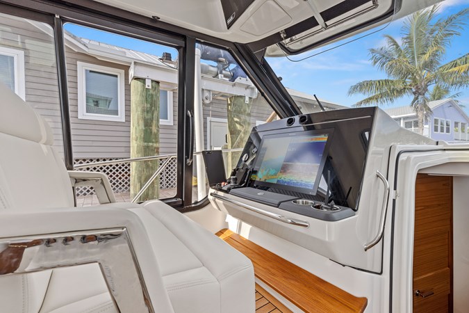 16_2022 40ft Boston Whaler 405 Conquest LOBO DEL MAR II