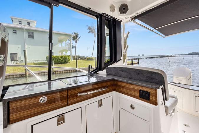 17_2022 40ft Boston Whaler 405 Conquest LOBO DEL MAR II