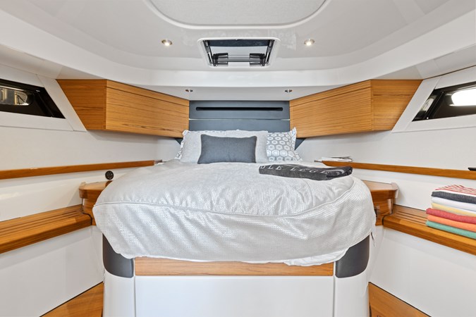 23_2022 40ft Boston Whaler 405 Conquest LOBO DEL MAR II